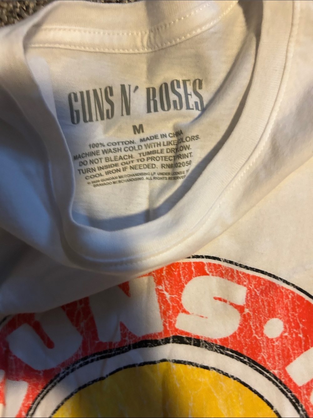3 total shirts- 2 Rolling Stones and 1 -Guns and Roses Graphic Tees - Picture 7 of 7